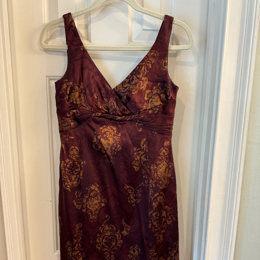 Jones New York, all silk dress, fully lined,  size 4
